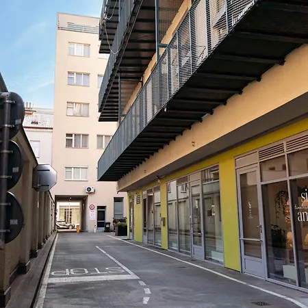 Royal Horizon Penthouse アパート